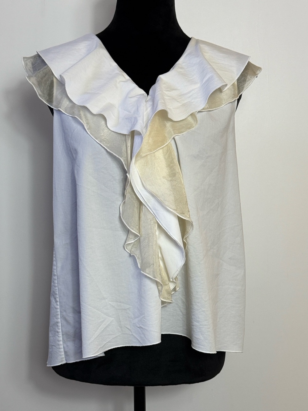ELIE TAHARI Sleeveless White Ruffle V-Neck Top with Cream Trim